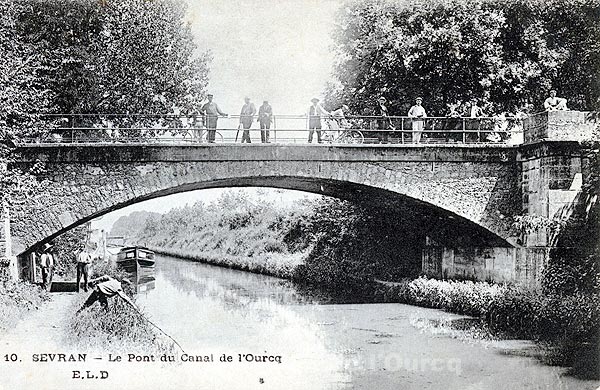 10. SEVRAN - Le Pont du Canal de l'Ourcq